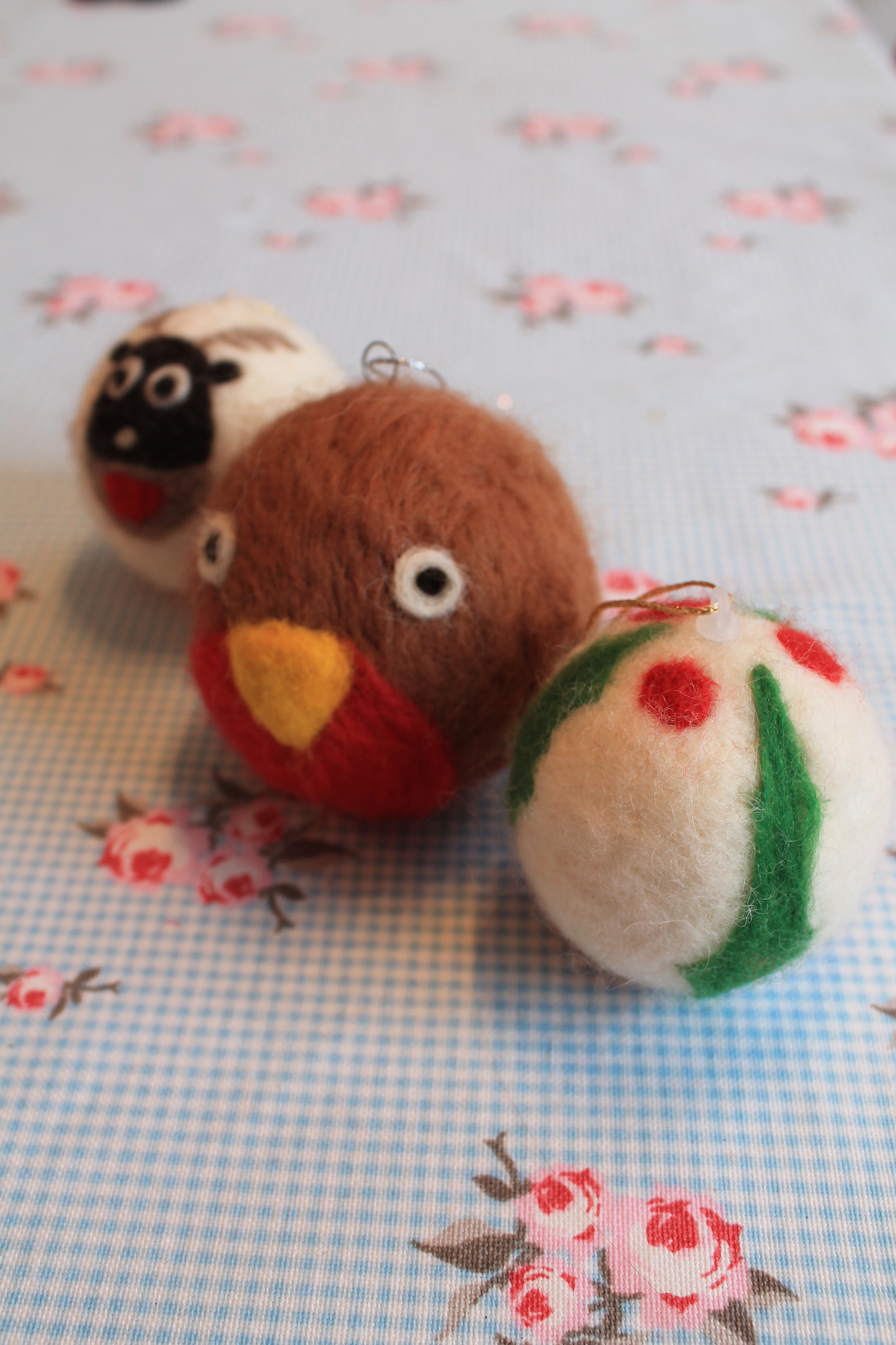 felted baubles christmas craft